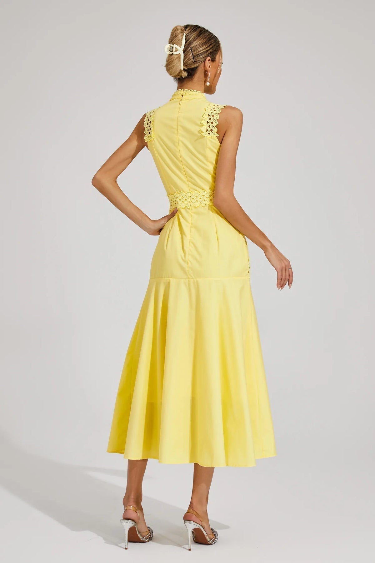 Women's Sleeveless Lace Midi Dress Intricate Detail and A-Line Silhouette
