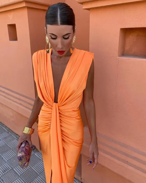 Women's Sleeveless Ruched Maxi Dress - Wedding Guest Dress with Deep V-Neck