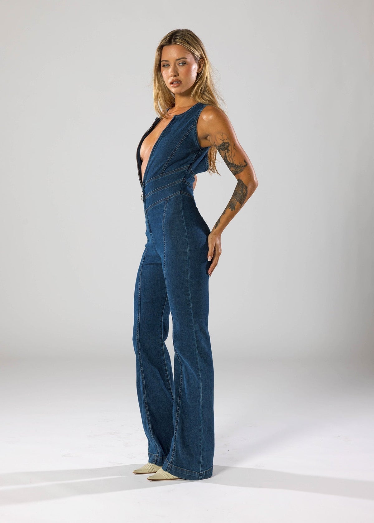 Women's Zip Front Denim Jumpsuit Flare Leg Sleeveless Jean Romper